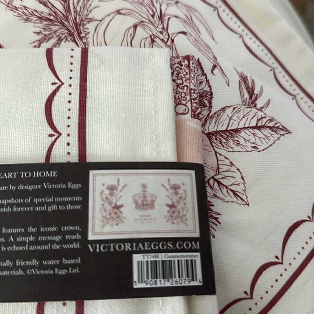 VICTORIA EGGS QUEEN COMMEMORATIVE BAG AND TEA TOWEL. - Picture 3 of 3